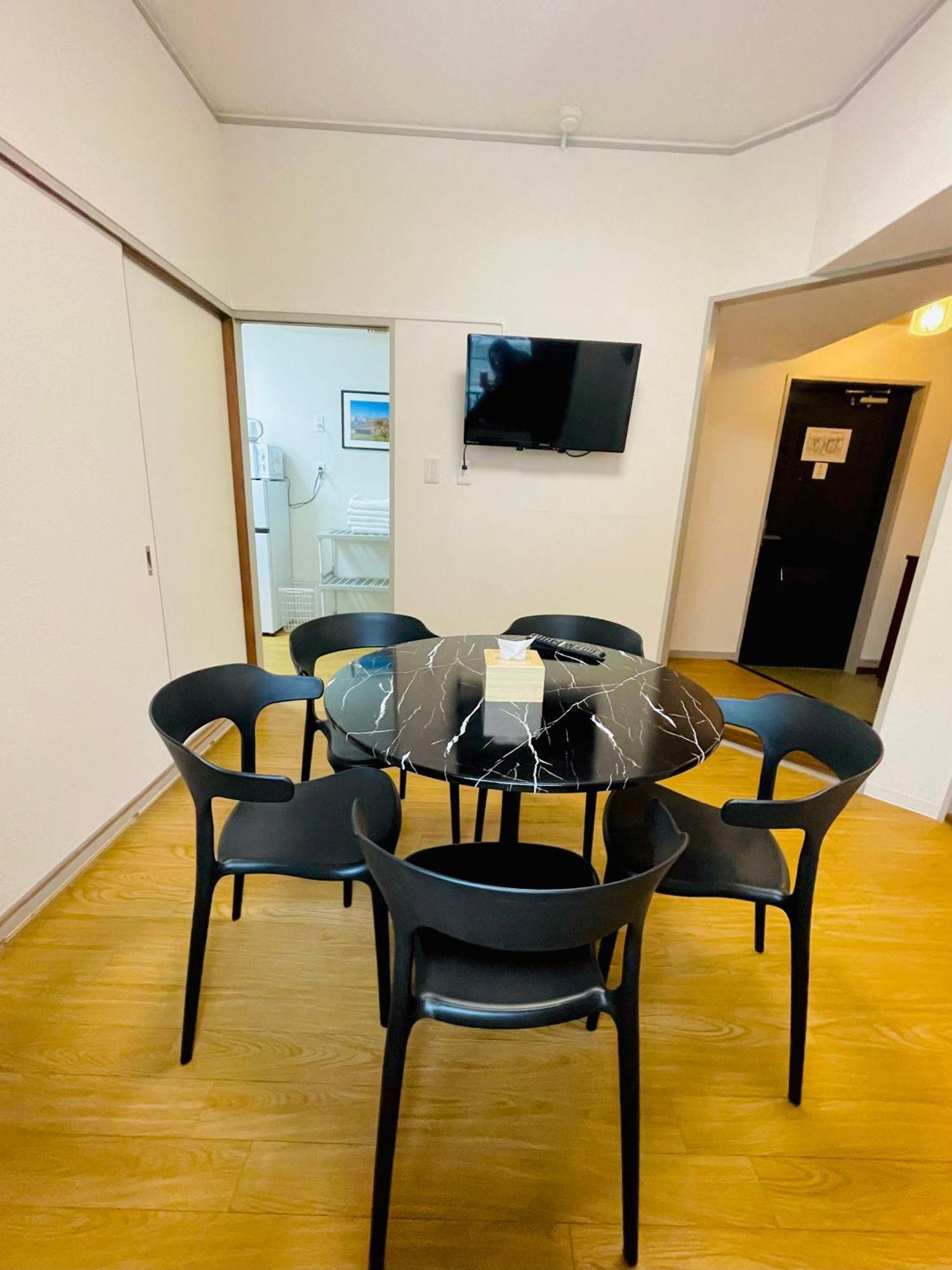 אוסקה 嵐 難波西 民宿 Bed And Breakfast חדר תמונה